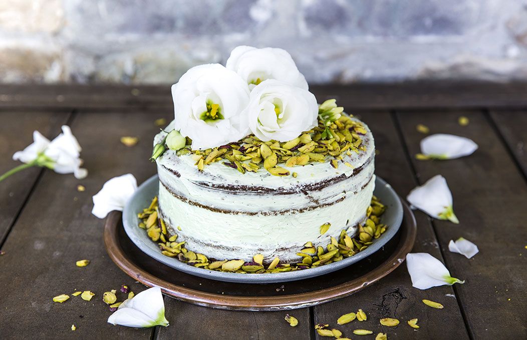 Naked cake ai pistacchi e lime con swiss meringue buttercream