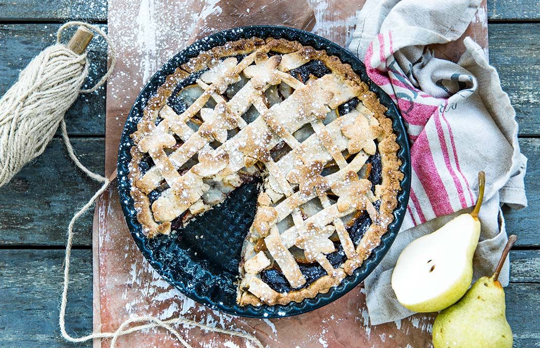 Crostata di farina di farro con cioccolato e pere